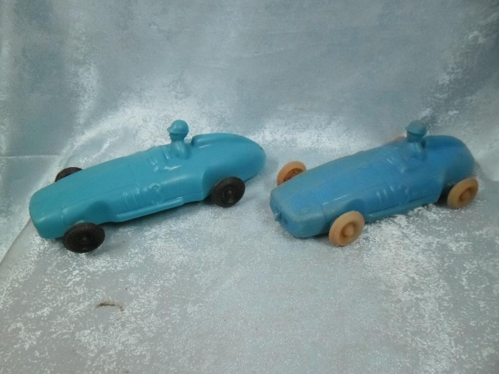 МАШИНКА ГОНОЧНАЯ ИГРУШКА...СССР...2 ШТУКИ