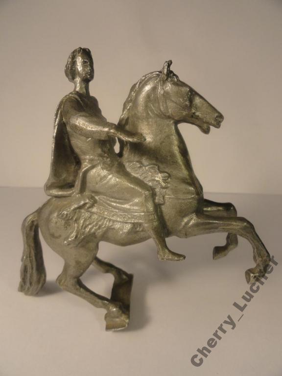 Статуэтка памятник ПЕТР 1 на коне. — покупайте на Auction.ru по ...
