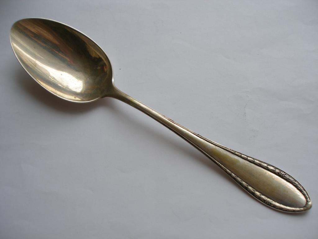 Ложка  столовая серебро.800/875 проба.Германия.  68,1 гр.