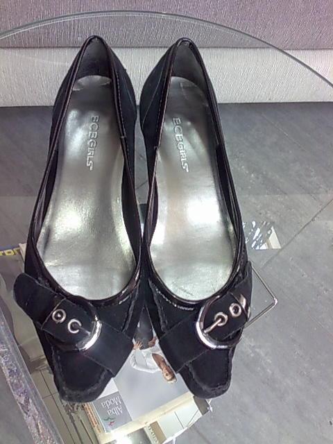 BCBG туфли мягкие замшевые на низком ходу р 37