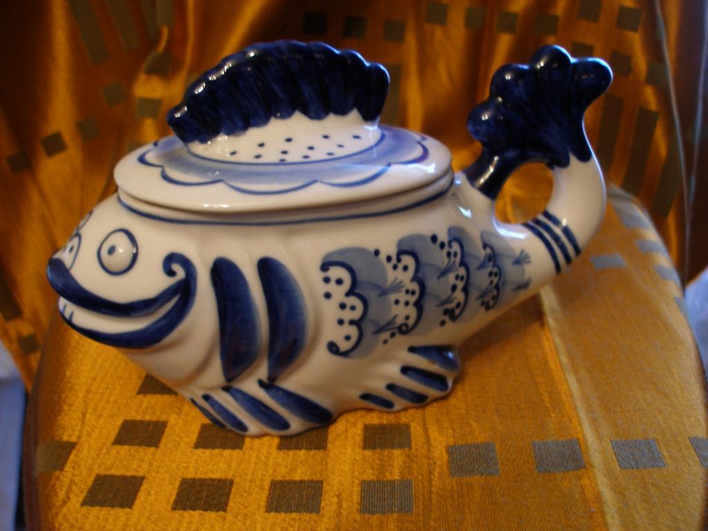 Икорница в виде Рыбы.  Гжель.СССР.