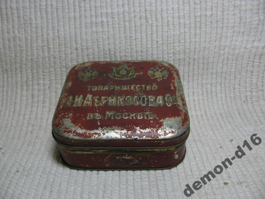 Банку т. Жестяная коробка абрикосов 1913г. Металлические коробки фабрики Абрикосова. Металлическая коробка от конфет. Железная коробка Абрикосовъ.