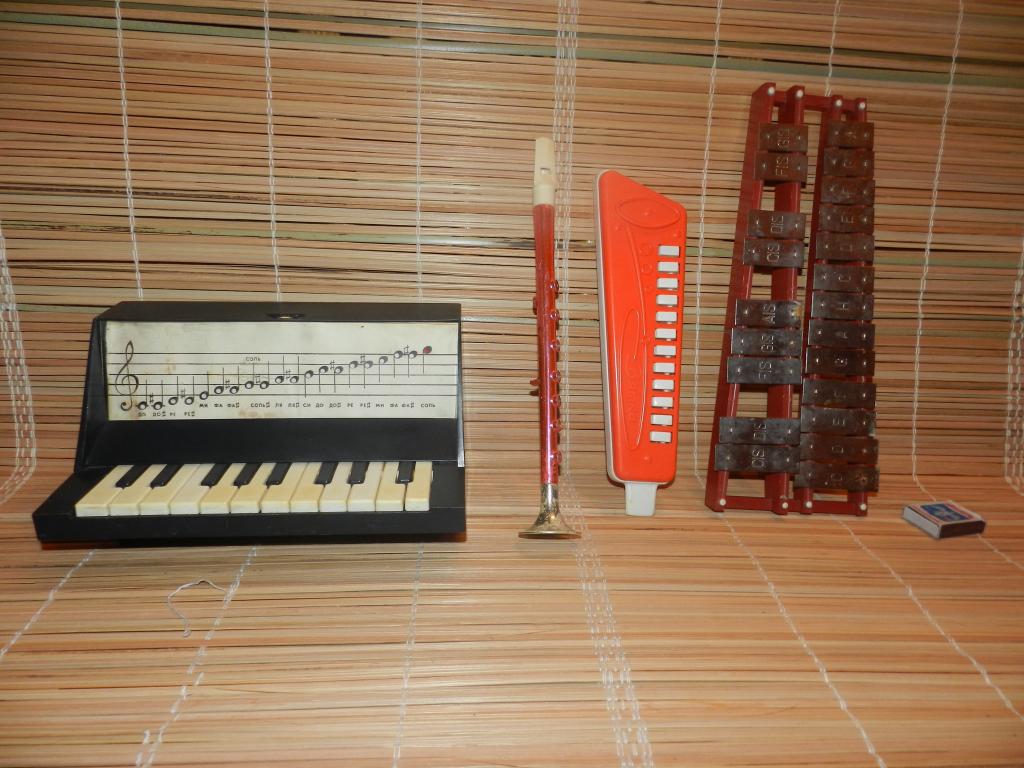 ПИАНИНО-ЭЛЕКТРОПИАНИНО, Металлофон и др. Музыкальные Инструменты. 4 шт. СССР 1970-80гг.