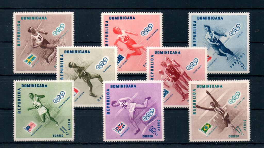 неразорванный набор марок. филателист марки. в магазине филателия продается 8 различных наборов. в классе 7 человек успешно занимаются математикой сколькими. финские старинные марки.