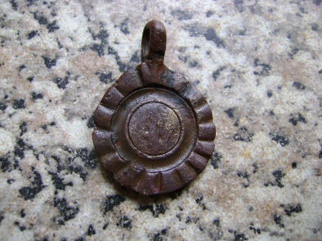 Подвеска старинная бронза.