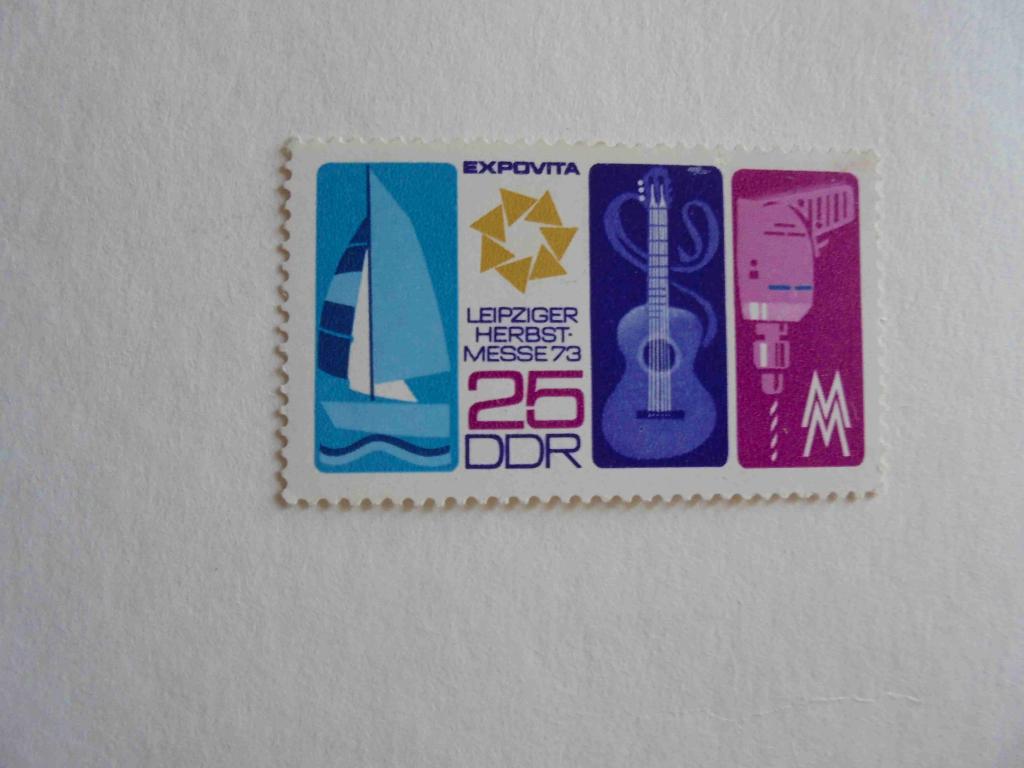 ПОЧТОВАЯ МАРКА .ГДР 1973 ГОД ** ИНСТРУМЕНТЫ МУЗЫКАЛЬНЫЕ.
