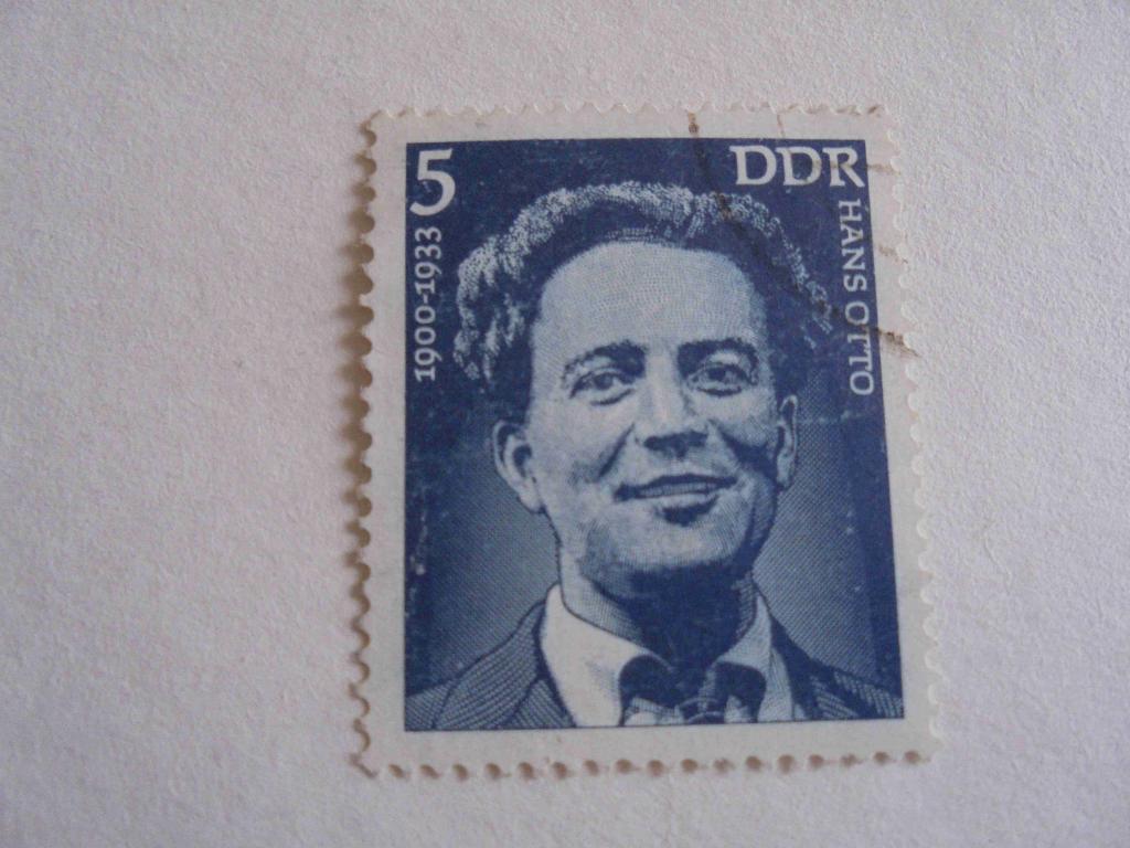 ПОЧТОВАЯ МАРКА.ГДР * ВЕЛИКИЕ ЛЮДИ.