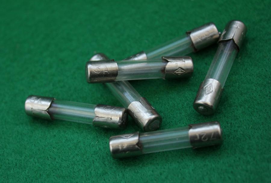 Предохранитель 3А ~ год выпуска 1972 ~ новый, радиоприемник ~ радиола ~ телевизор.