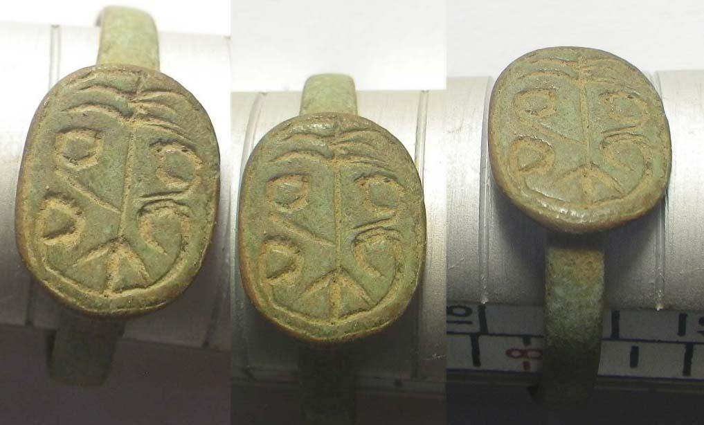 Перстень старинный с растительным узором.