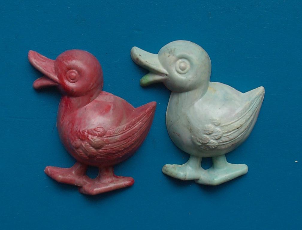 Игрушка ФОРМОЧКА УТЁНОК колкий пластик СССР 2шт.