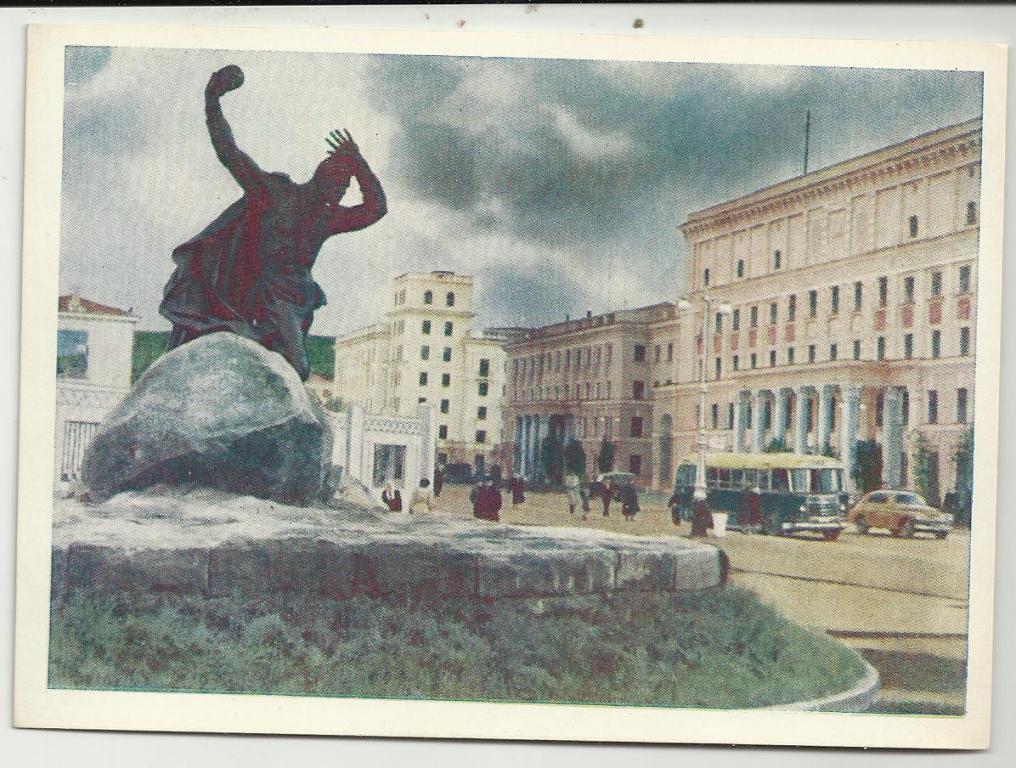 Памятник бредову рисунок