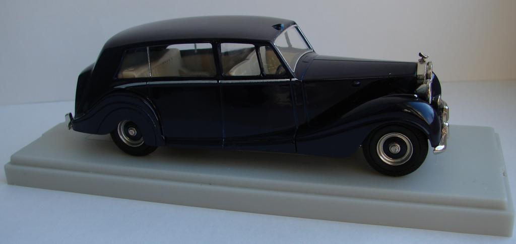 RexToys 1/43 - Rolls Royce Phantom IV Limousine Duchess of