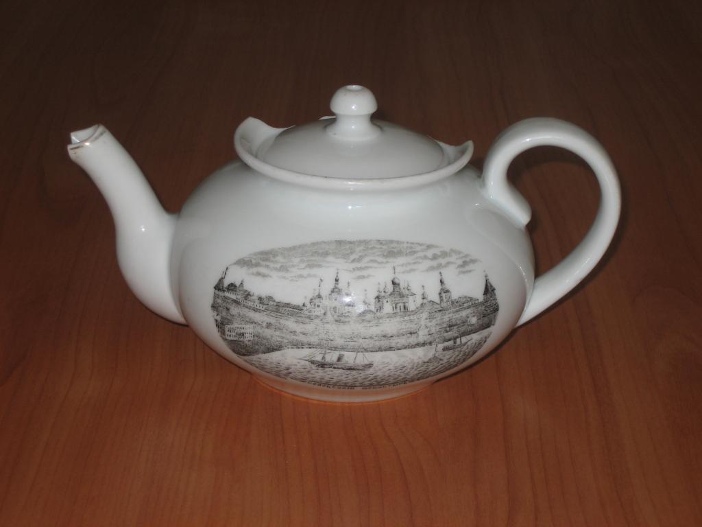 Чайник Соловецкий монастырь 1900-е гг Русский фарфор Частный завод Кузнецова