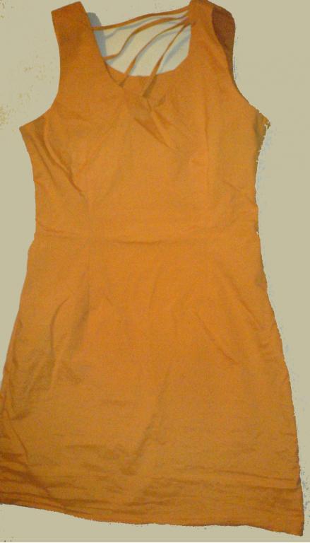 платье оранжевого цветаоблегающее немного стрейчвыше коленклассикакрасиво о...