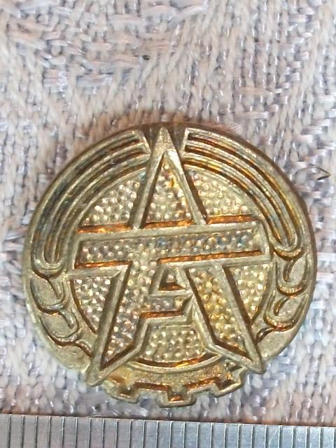 Значок тяжёлый FA  AF Спортобщество ? Косметика ? 