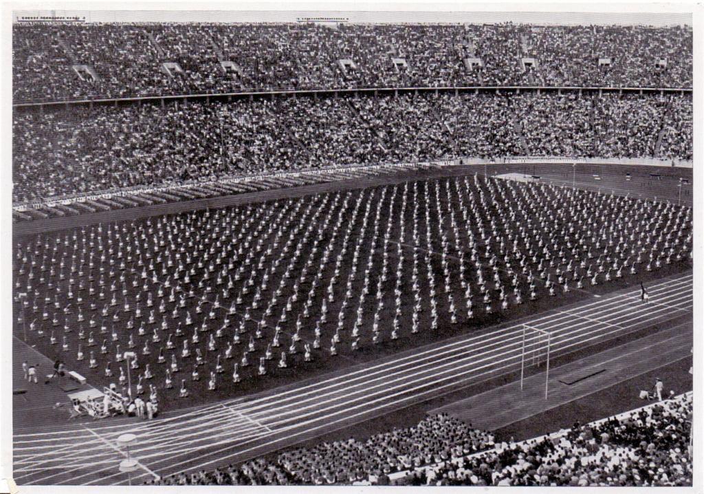 Олимпийский стадион в Берлине 1936. Олимпийский стадион Германия 1936.