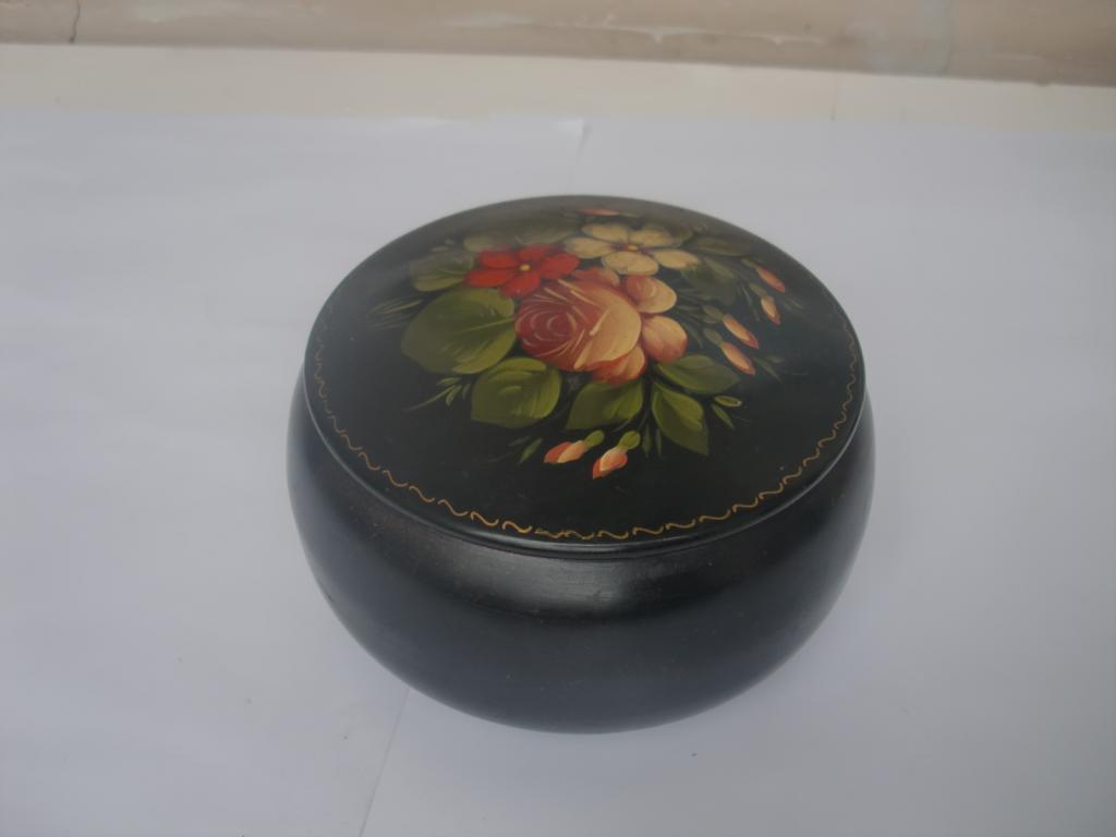 Шкатулка.СССР.Диам. 13.3 см.Выс. 7.5 см.