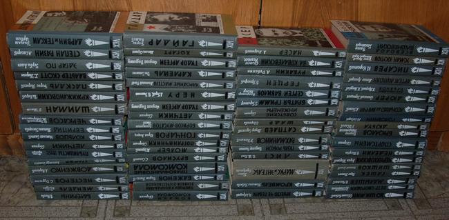 Куча книг из серии ЖЗЛ лот из 67 книг СТАРЫЕ