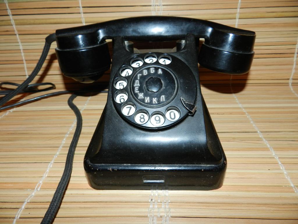 Ретро ТЕЛЕФОН ДИСКОВЫЙ. Карболит-Бакелит. (СОХРАННОСТЬ) СССР 1950-60г.г.