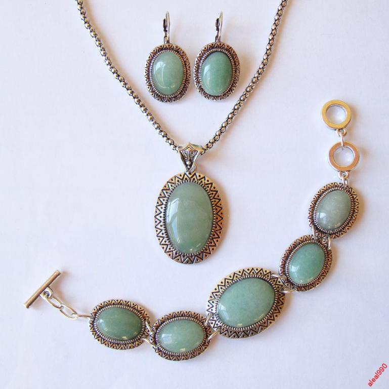Набор  НЕФРИТ (подвеска,браслет,серьги)