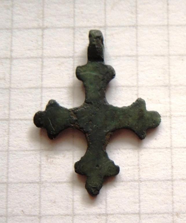 кресты 15 века. крест архангел михаил 15 век. кутасов нательные кресты 14-15 века. крест 16век тверской тип распятие. крест никита бесогон распятие.