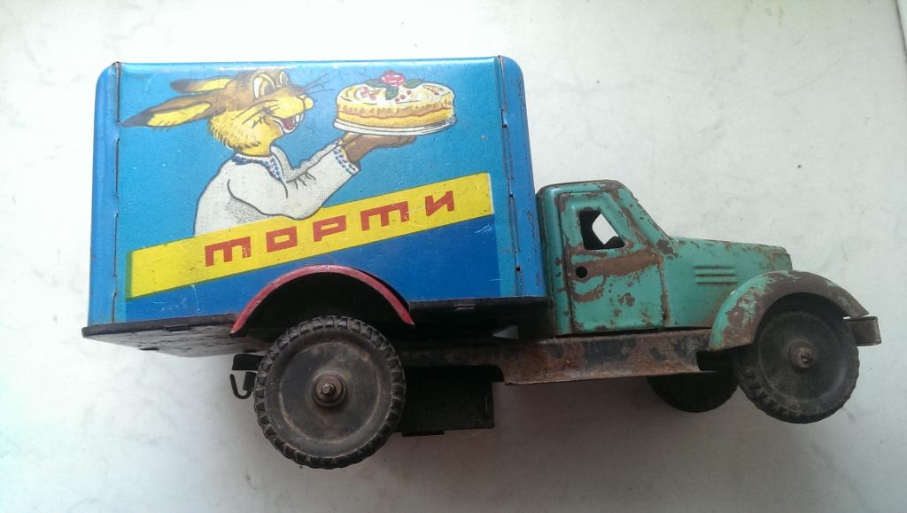 Грузовик ЛТЗ цирк