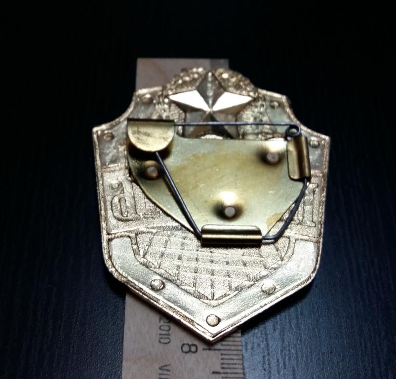 Нагрудный жетон. Нагрудные знаки жетоны. Значок полицейского. Значки полиции сша. Нагрудные знаки жетоны.
