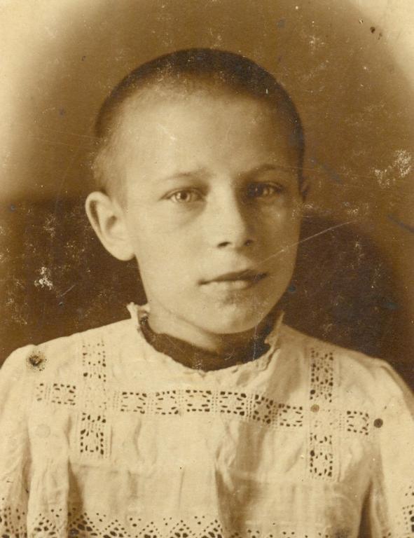М.Помазов (1), 9 х 14 см, на паспарту, 1917