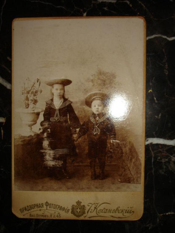 Старинный кабинет-портрет:ДЕТИ в МАТРОСКАХ, СПб,придворная фотография КОХАНОВСКИЙ