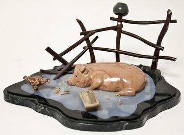 Композиция Свинья , окаменелое дерево, агат, родонит