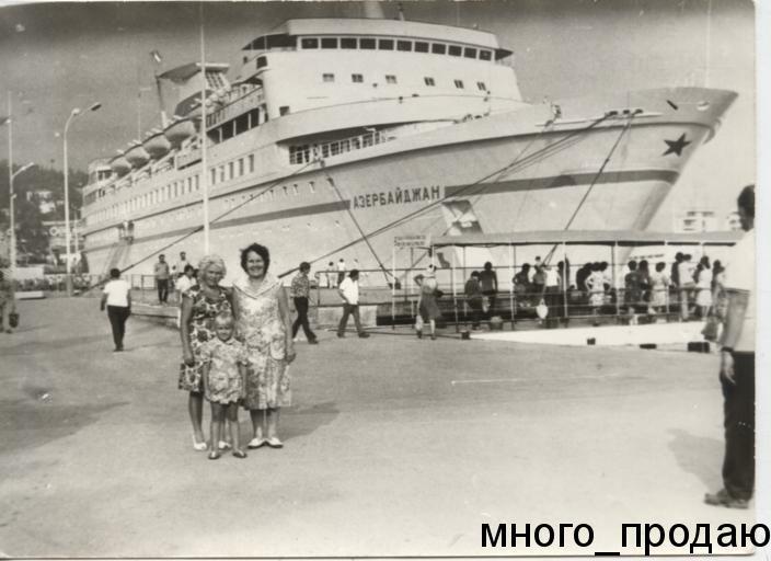 Фото у корабля азербайджан АРТ-Ф375