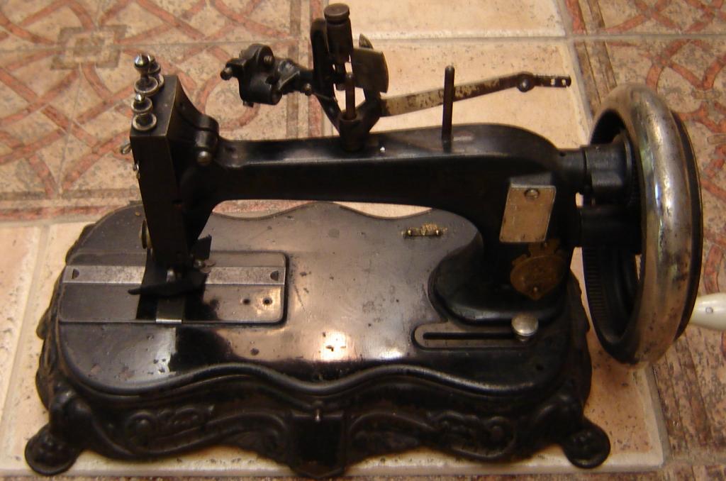 RARE ! ШВЕЙНАЯ МАШИНКА  ИМПЕРАТОРСКИХ РОССИЙСКИХ ИСКЛЮЧИТЕЛЬНЫХ ПРИВЕЛЕГИЙ