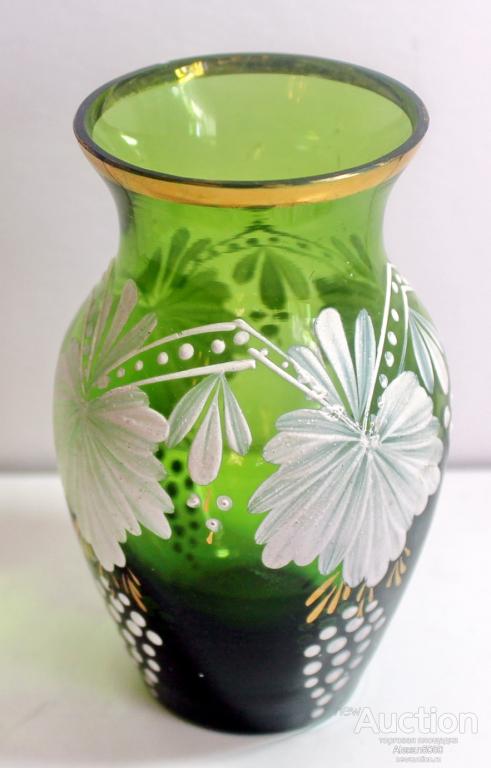 Купить на авито псков вазы. Вазы из цветного стекла. Ваза зеленая стекло. Роспись по стеклу вазы. Ваза для цветов зеленое стекло.