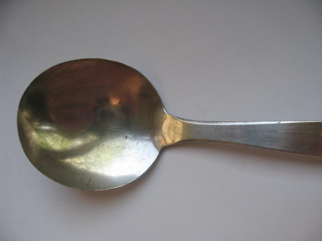 старинная лопатка для торта. ложка t33 met. J8met чайные ложки. мельхиоровые чайные ложки с клеймами. 8 met.
