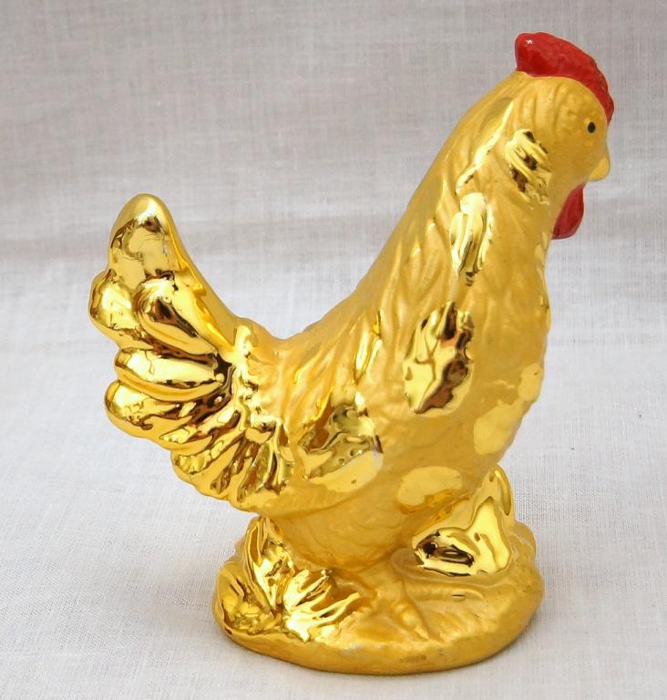 Золотая кура. Золотая курица. Статуэтка Курочка. Золотая Курочка фигурка. Статуэтка Золотая Курочка.