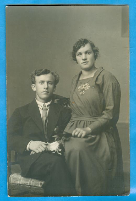 Он и она , 30-е, 9 х 14 см
