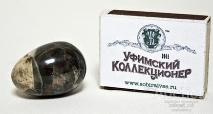 Пасхальное яйцо - уральские самоцветы (серое)