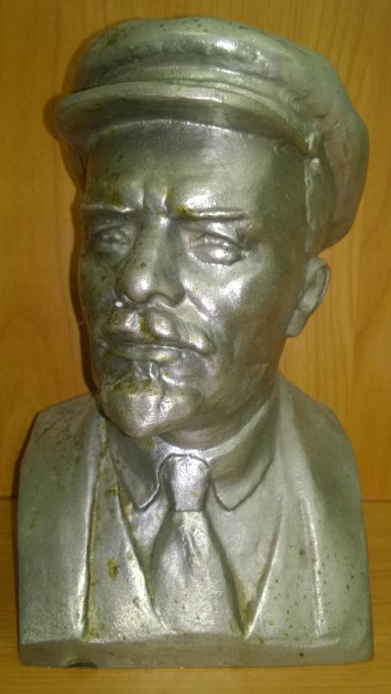 Бюст. В. И. Ленин в кепке. Дюраль.