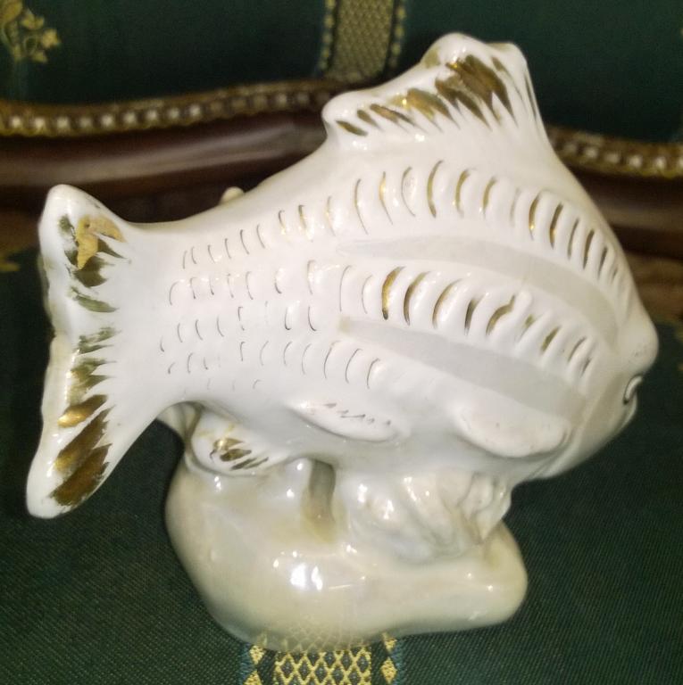 Статуэтка. Карп. Позолота. Фарфор. Дулево.