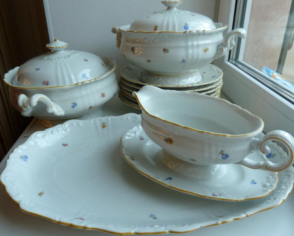 СЕРВИЗ -FELDA !  11 ПРЕДМЕТОВ ФАРФОР РОСПИСЬ КРАСКАМИ  ! ОТЛИЧНОЕ СОСТОЯНИЕ. ОМСК