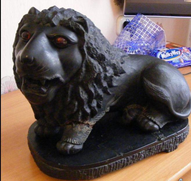 Лев из шунгита и янтаря.Красота и редкость!