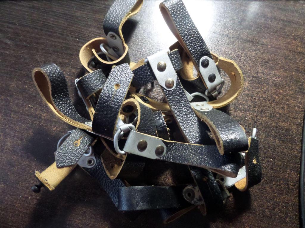 Тренчик для штык ножа ак 74. Подвес для штык ножа. Брелок тренчик для штык ножа ак 74. Подвес к штык ножу ак74. Подвес для штык ножа.