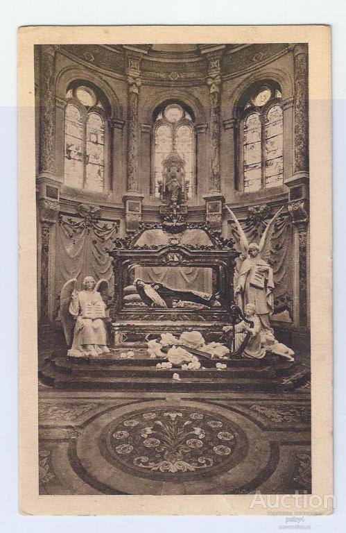 3705. Франция. Внутреннее убранство собора.