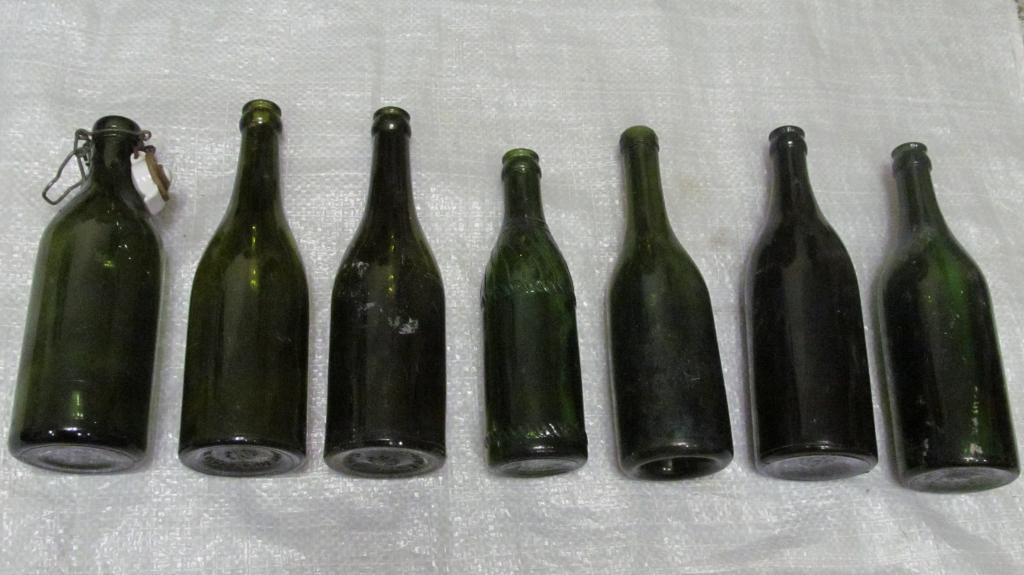 Vin 40. Клейма на бутылках. Клейма на стеклянных бутылках. Бутылки 30-х годов. Клеймо пивных бутылок.