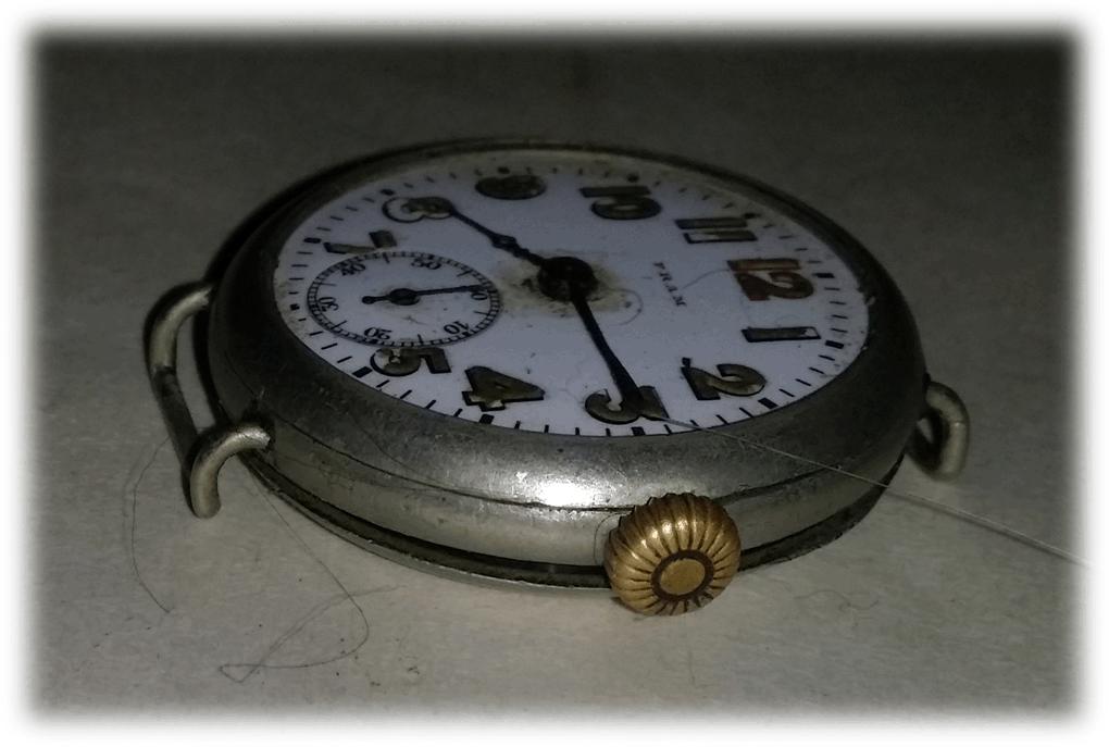 Час сумы. Swiss made 8014. Старые механические часы. Швейцарские Антикварные часы. Старинные швейцарские часы.