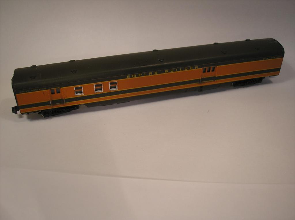 9мм (N) багажный вагон Empire Builder,Great Northern
