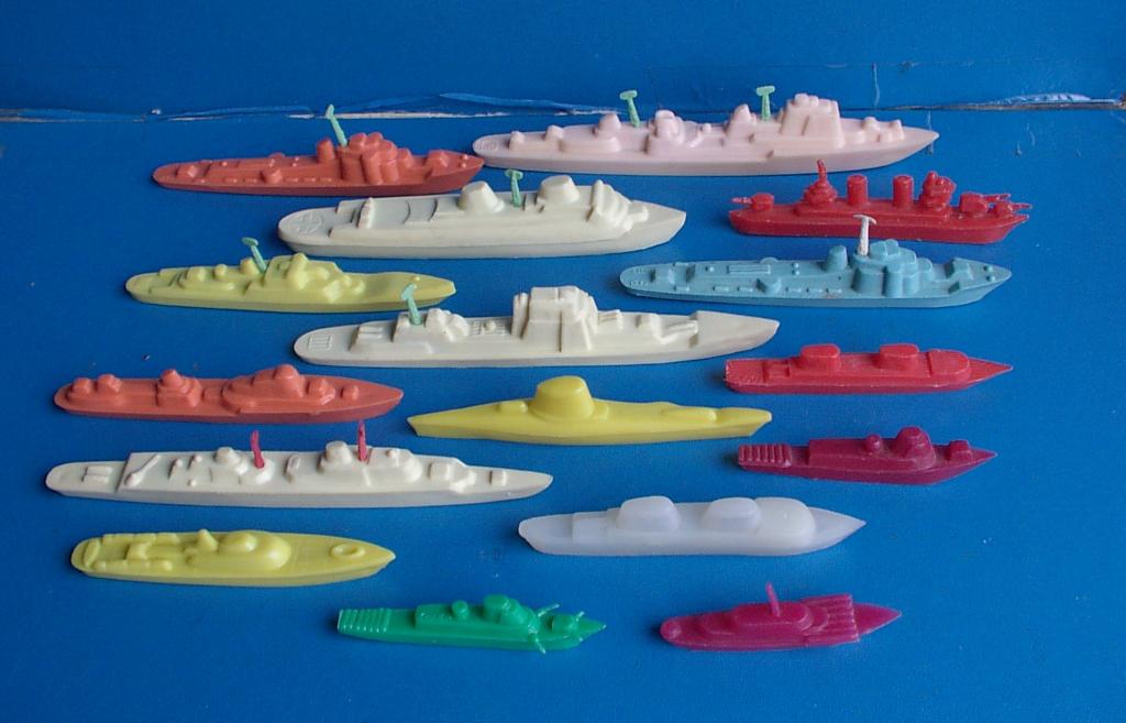 КОРАБЛИ колкий пластик 16шт.СССР