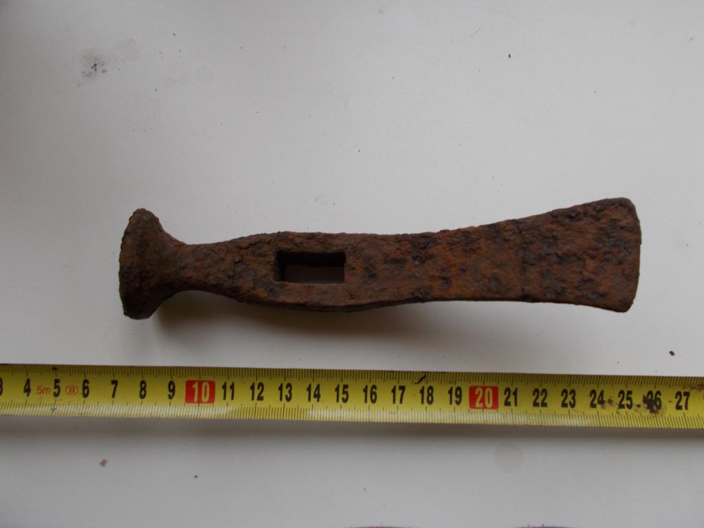 человек с молотком фото. человек с молотком. молоток fix price. старинный ковочный молоток. молот старинный.