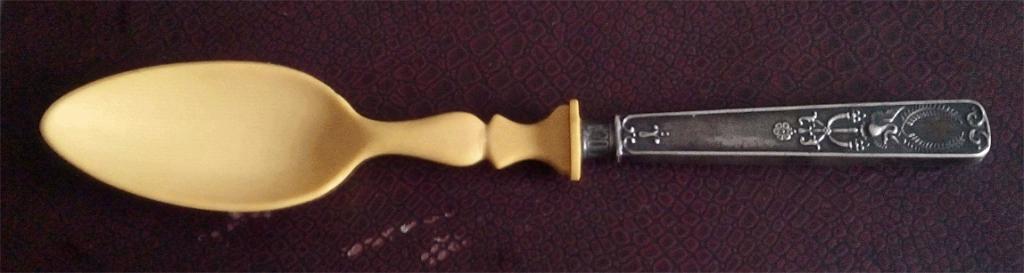 костяные вилки. ручка для вилки. вилка кость. вилки с ручкой из слоновой кости. вилка столовая с костяной ручкой.