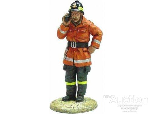 пластилиновая пожарная машина. торт на пожарную тематику. пожарная машина из плас. поделки на тему пожарная безопасность. лепка пожарный.